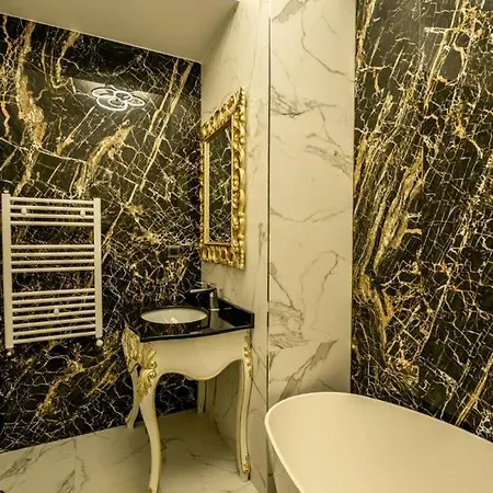 Massimo Luxury Mamaia